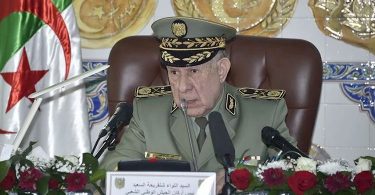 شنقريحة يؤكد أن الجيش سيحافظ على وحدة الشعب