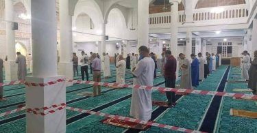 وزير الشؤون الدينية يعلن إلغاء إجراءات التباعد الجسدي في المساجد