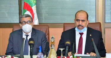 الحكومة تحارب يوميا الفساد