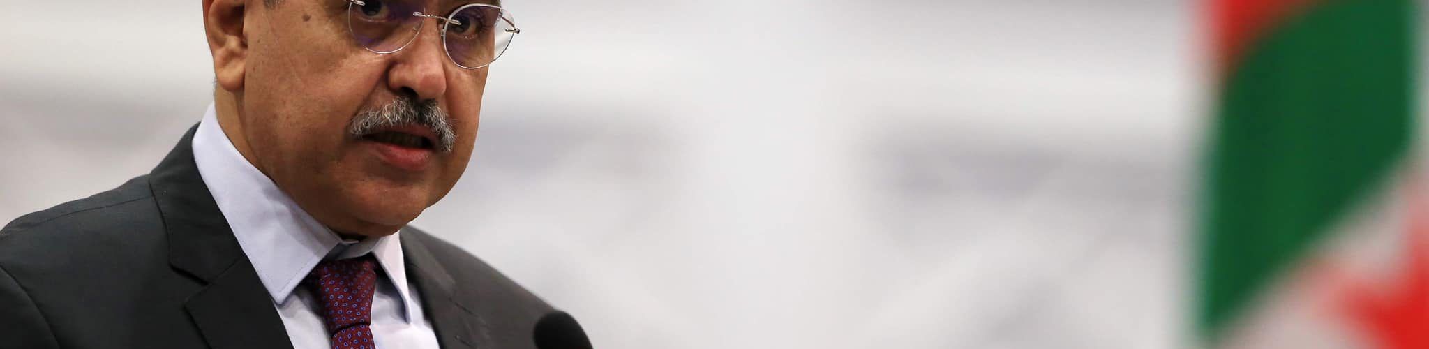 جراد يُعزي في وفاة كبير المفاوضين الفلسطينيين