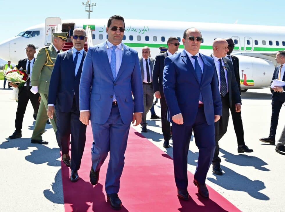 الوزير الأول الجزائري رفقة نظيره الموريتاني