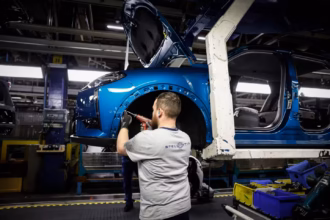 مصنع ستيلانتيس بأوروبا